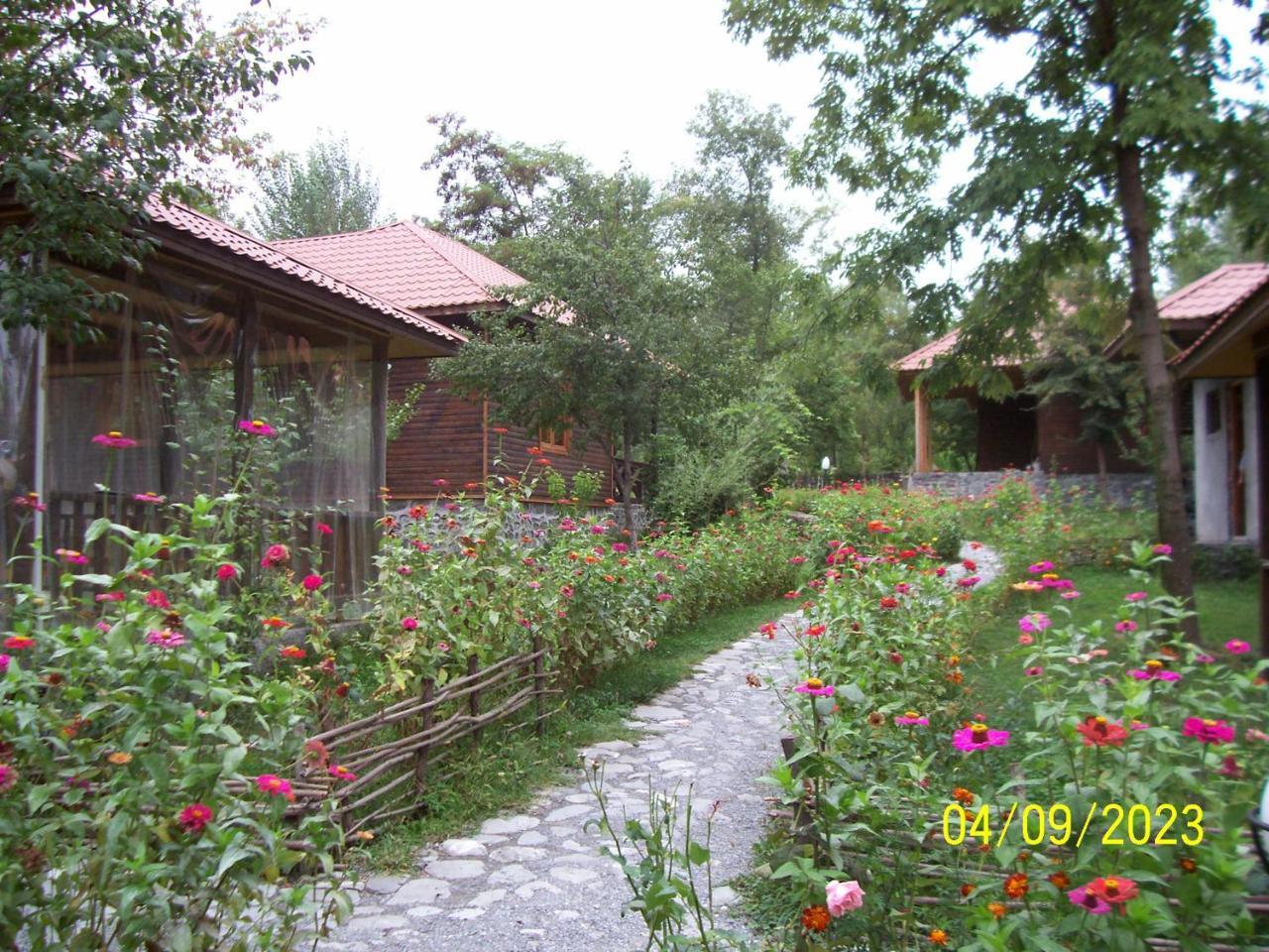 Kish Adasi Sheki Exterior foto