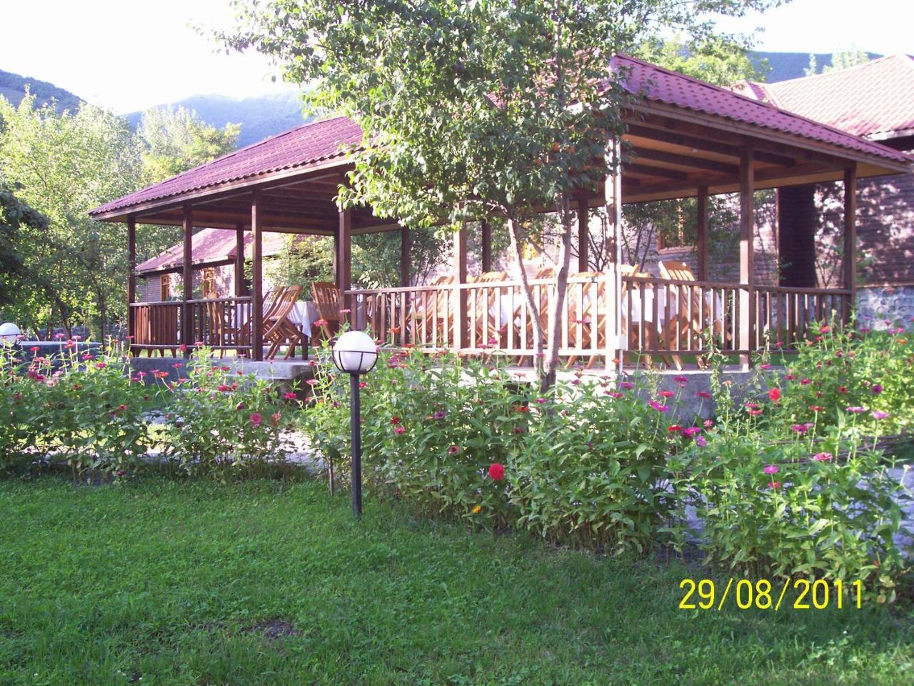 Kish Adasi Sheki Exterior foto