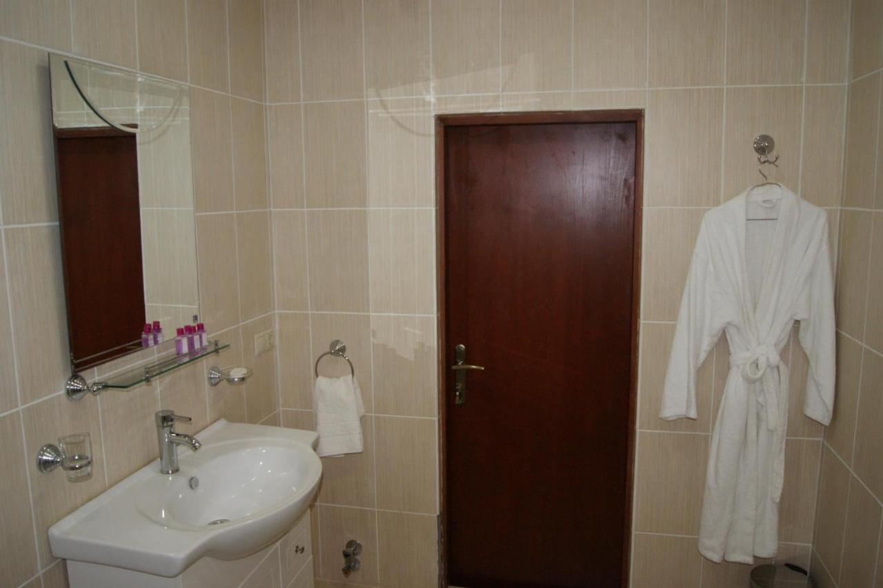 Kish Adasi Sheki Exterior foto